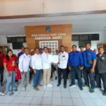 Ketua DPRD Garut, Aris Munandar dan Wakil Ketua Subhan Fahmi, saat menerima audiensi Buruh. (Feri/Radar Garut)