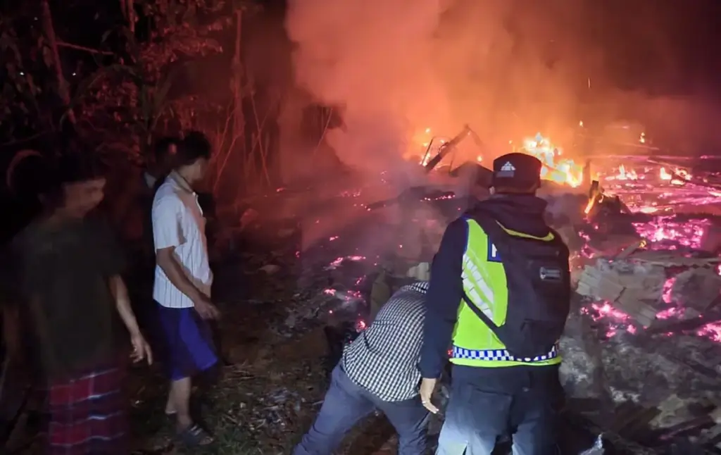 Rumah Panggung di Banjarwangi Dilalap Api, Kerugian Ditaksir Rp40 Juta istimewa
