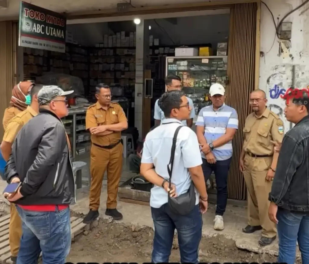 Disperindag ESDM Kabupaten Garut saat tinjau langsung lokasi PKL Pasar Baru. (Istimewa)