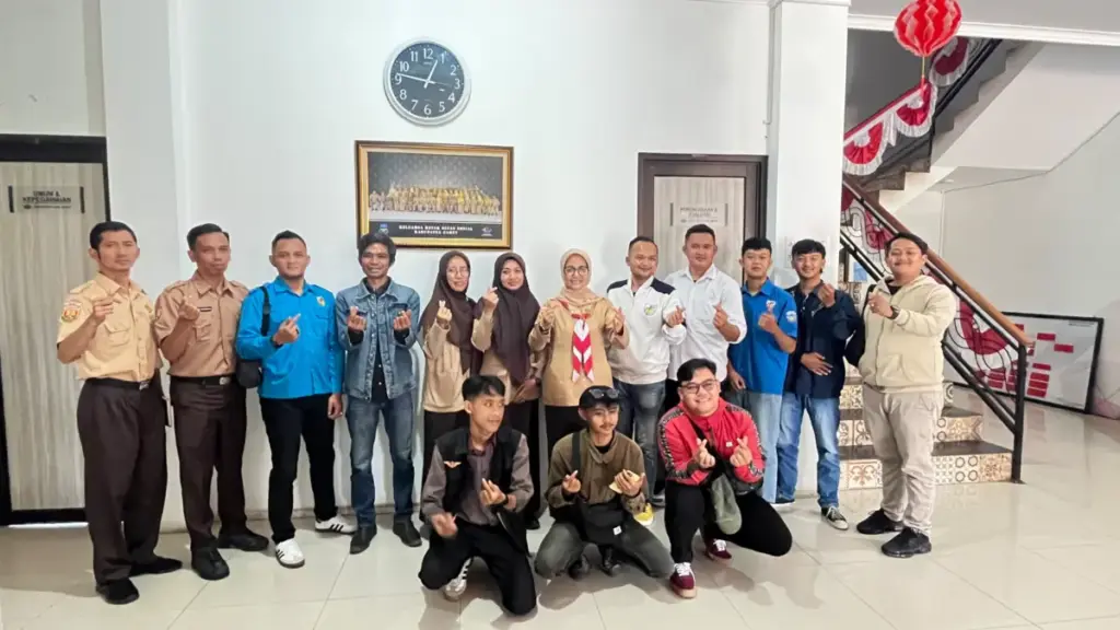 KNPI Garut Desak BPS-Dinsos Perjelas Perubahan Data Desil KNPI Garut saat lakukan silaturahmi dengan Dinsos Garut bahas perbaikan Desil. (Rizka/Radar Garut)