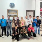 KNPI Garut saat lakukan silaturahmi dengan Dinsos Garut bahas perbaikan Desil. (Rizka/Radar Garut)