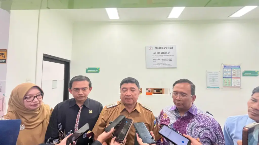 Garut Bidik Tambahan 400 Tempat Tidur, Klinik Utama Rotinsulu Direncanakan Jadi Rumah Sakit Pemkab Garut menerima kunjungan Dirjen Kesehatan Lanjutan Kemenkes RI ke Klinik Rotinsulu. (Rizka/Radar Garut)