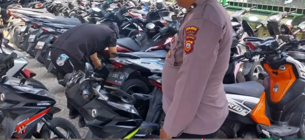 Polsek Leles Garut Tertibkan Knalpot Brong di Lingkungan Sekolah, 7 Unit Diamankan (Istimewa)