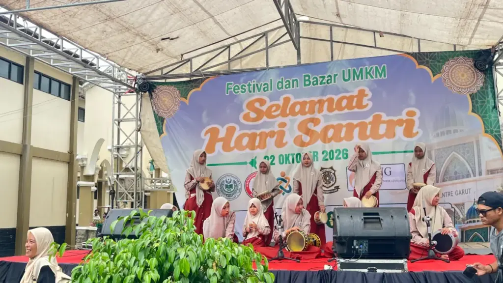 Pesantren Salafi-LASQI Garut Gelar Festival Seni, Izin HSN di Islamic Center Sempat Dicabut BPKAD Peringatan Hari Santri Nasional Kabupaten Garut di Islamic Center. (Rizka/Radar Garut)